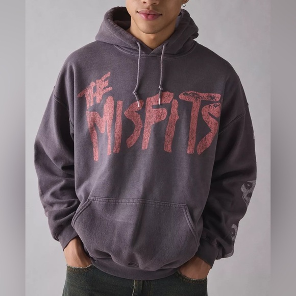 Urban Outfitters Tops - NWOT Urban Outfitters Misfits Skull Graphic Hoodie Sweatshirt Size XS